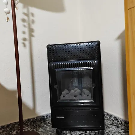 A La Apartman *
