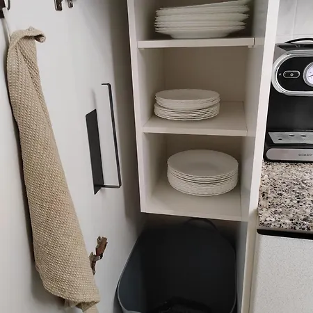A La Apartman *
